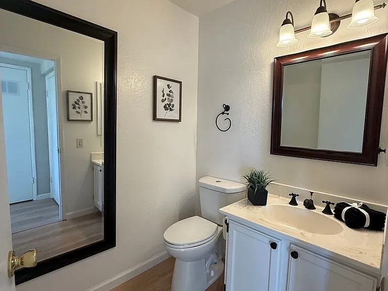 253 Green Meadow Dr #C — Photo 15