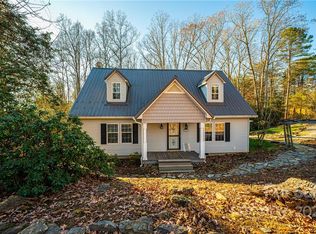 4150 Old Brittain Pl, Hickory, NC 28602