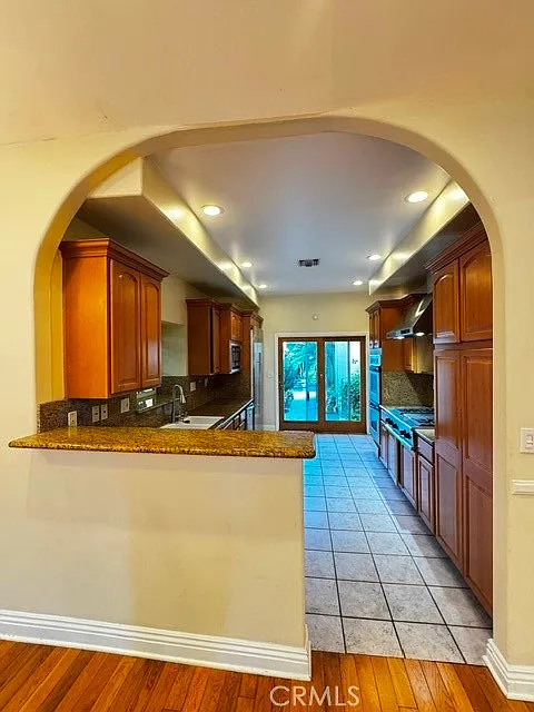 3 bed, 1923 sqft, $6,995 — Photo 3
