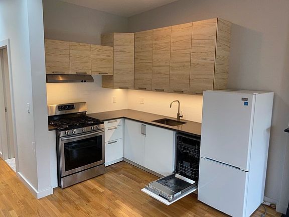 3rd image of 521 Macdonough St Floor 3