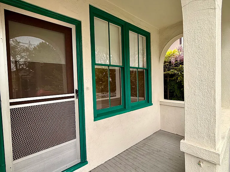327 N Delaware St — Photo 2