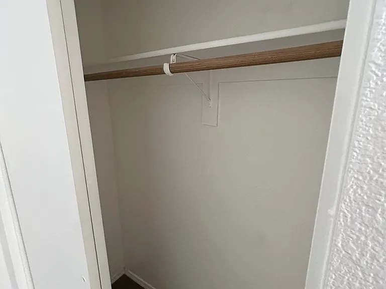 1559 Courtney Place — Photo 10