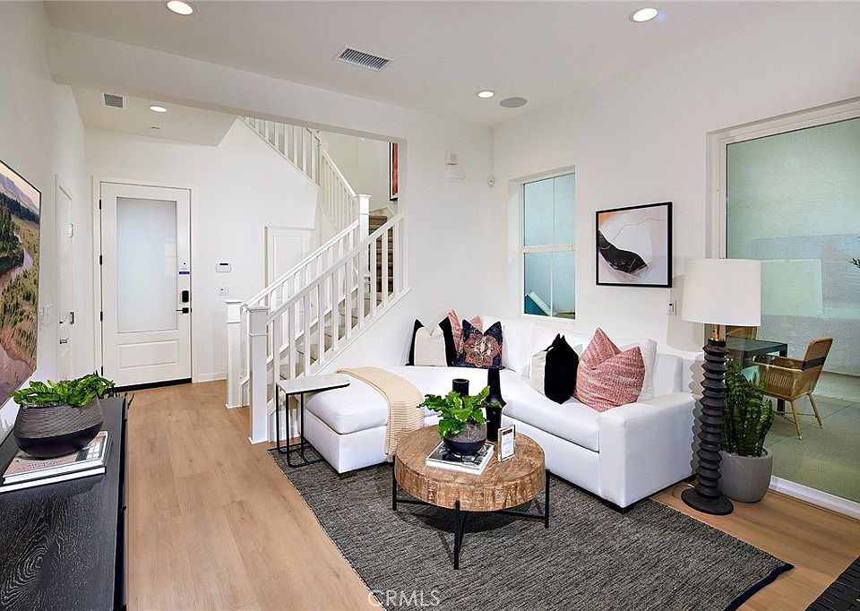 1st image of 4423 S Bryant Paseo