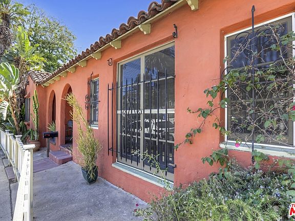 4th image of 1661 Griffith Park Blvd