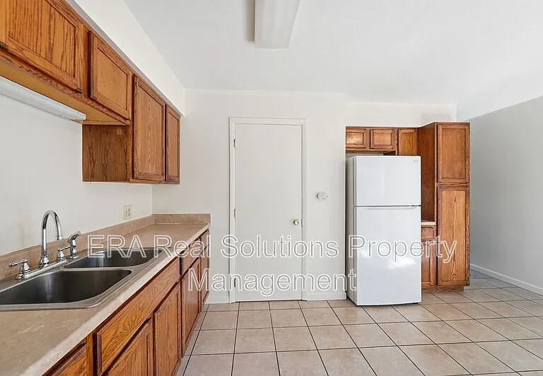 1136 McCarley Dr E — Photo 18