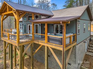 107 Twisted Birch Dr, Hendersonville, NC 28792