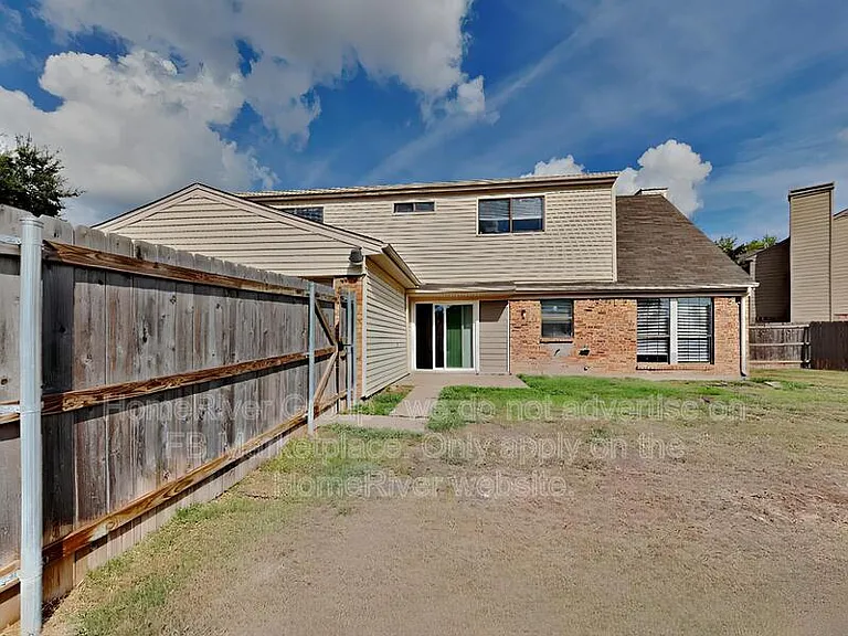 1105 Geneva Ct — Photo 20
