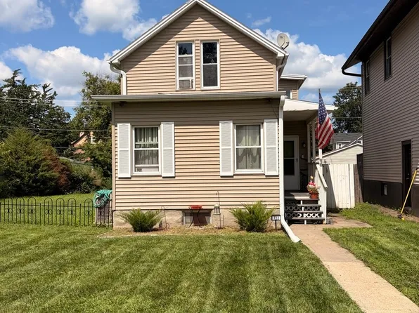 722 6th Ave S, Clinton, IA 52732