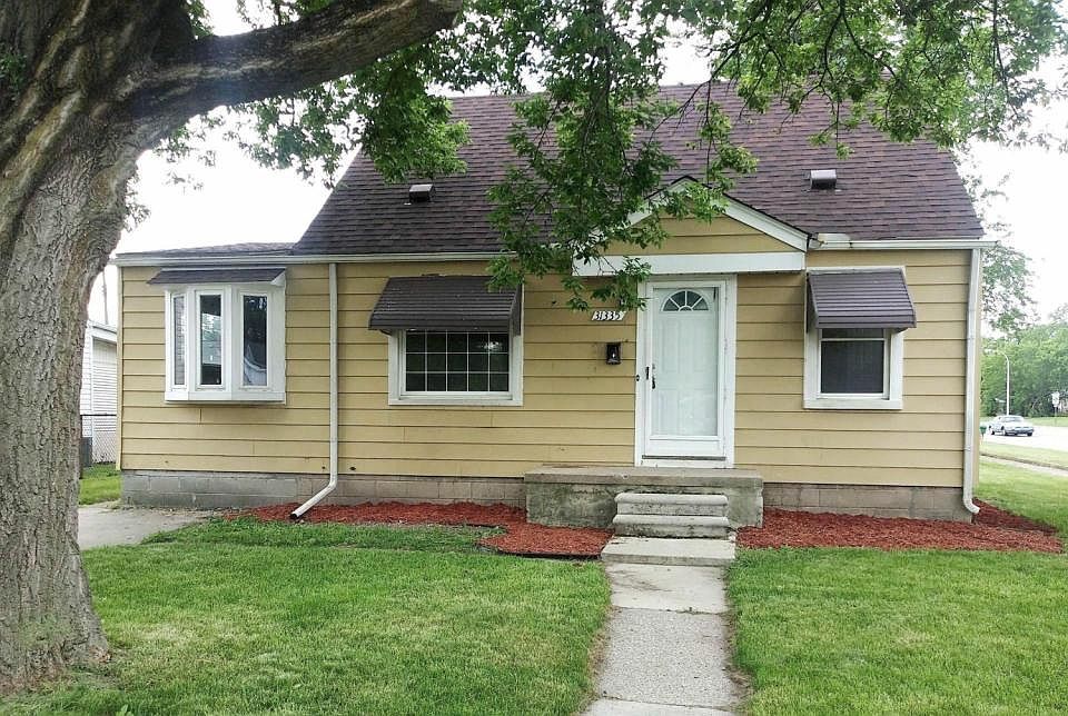 1st image of 31335 Elmwood St