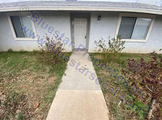 15575 Broken Bow Rd #A-d, Apple Valley, CA 92307