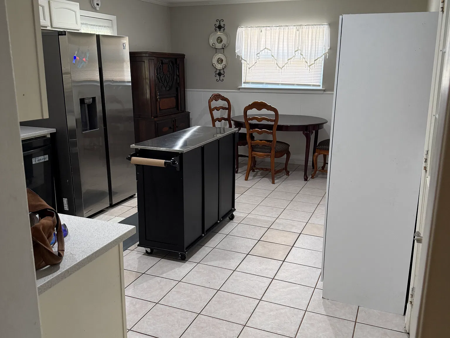 1213 Valley View Ct — Photo 3