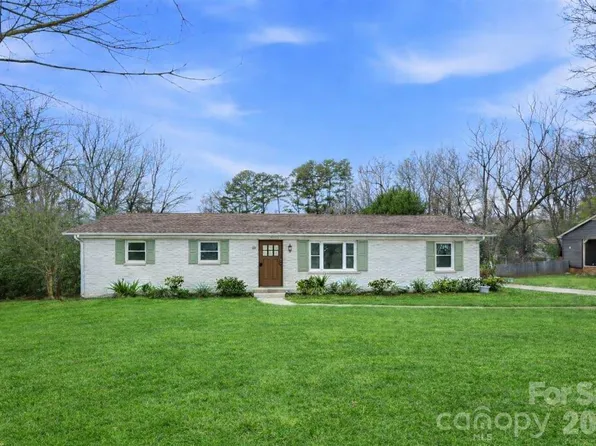 3029 Cresthill Dr, Charlotte, NC 28212