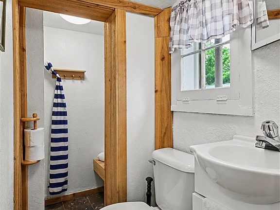 5th image of 5124 Beechwood Ave #1