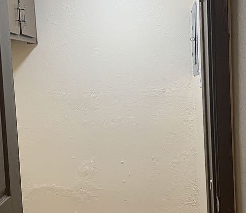 5th image of 303 Alvarado Dr SE APT 2