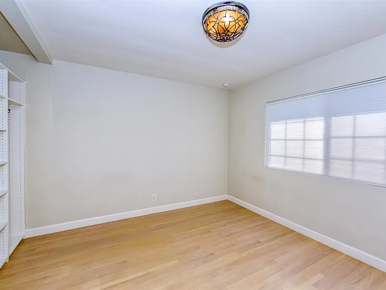 3960 Mayfield Ave — Photo 15