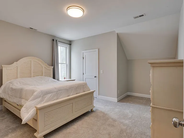 607 Lee St — Photo 17