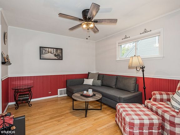5th image of 1149 N Douglas Ave