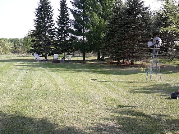 Beautiful park-like setting