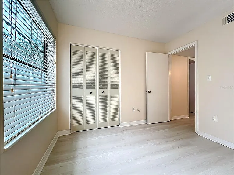 Southpointe Dr — Photo 16