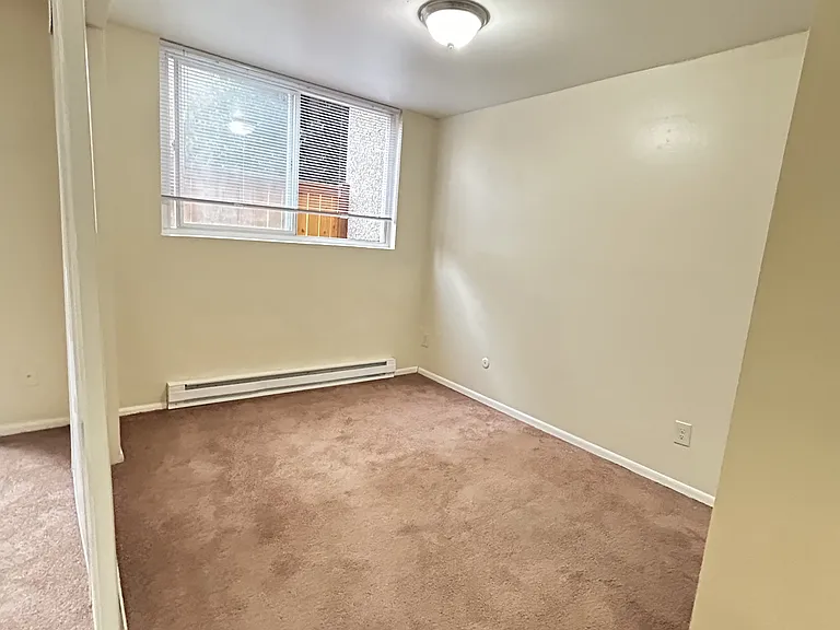 5035 15th Ave N #E — Photo 81