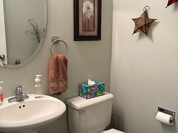 3rd image of 138 Parkview Dr #0