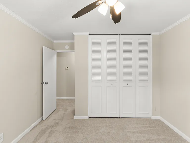 Sycamore Green Apartments — Photo 31
