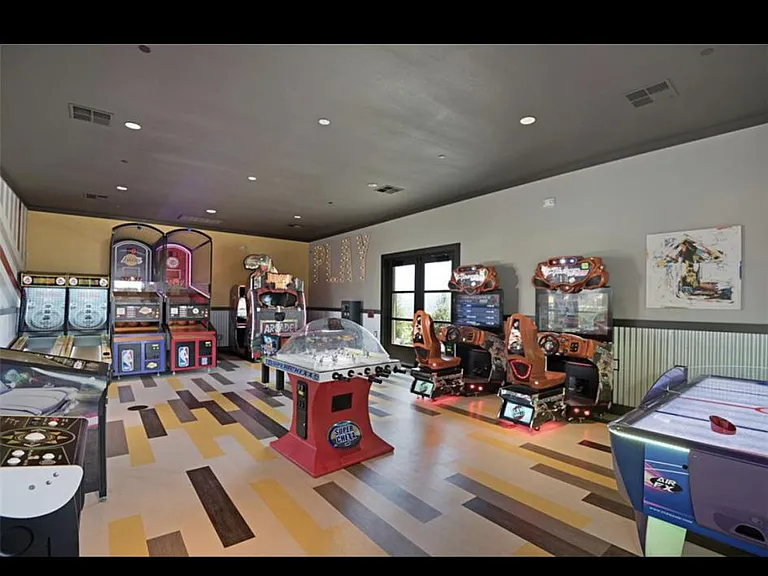 742 Longhorn Way — Photo 34