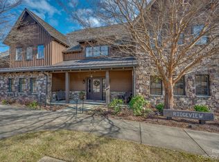 305 Clubhouse Ln, Mill Spring, NC 28756