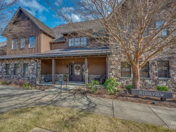 305 Clubhouse Ln, Mill Spring, NC 28756