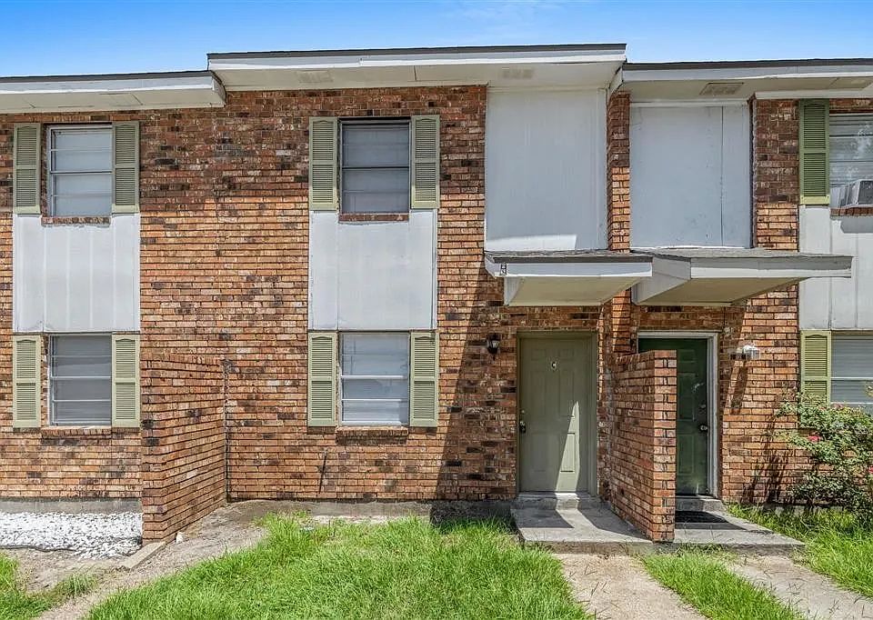 1st image of 1860 S Tallowood Dr APT C