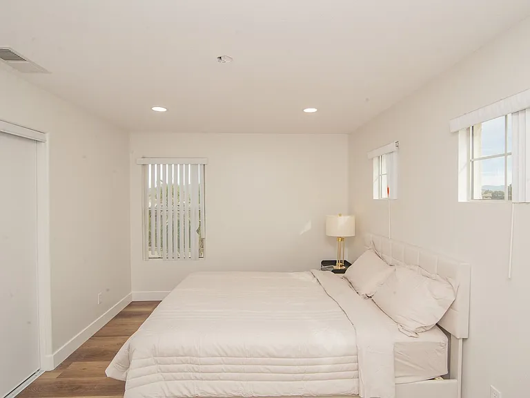 26876 Alta Mira St — Photo 38