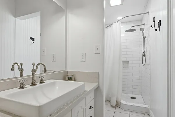 1329 La Loma Dr — Photo 14