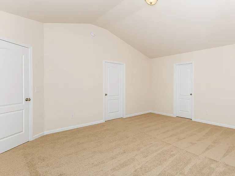 1521 Waylon Ave — Photo 7
