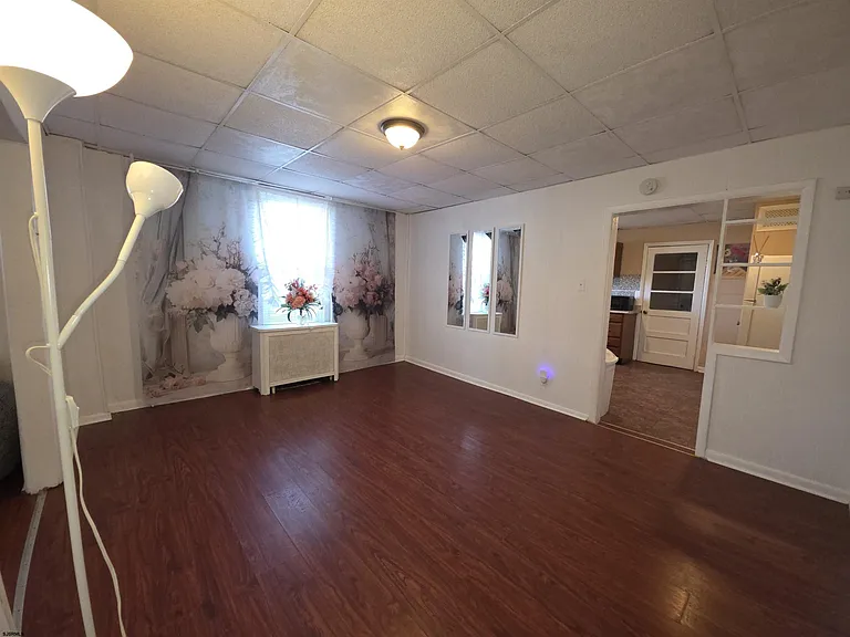 604 N Indiana Ave — Photo 6