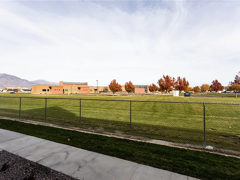 1727 E Talon Way — Photo 15