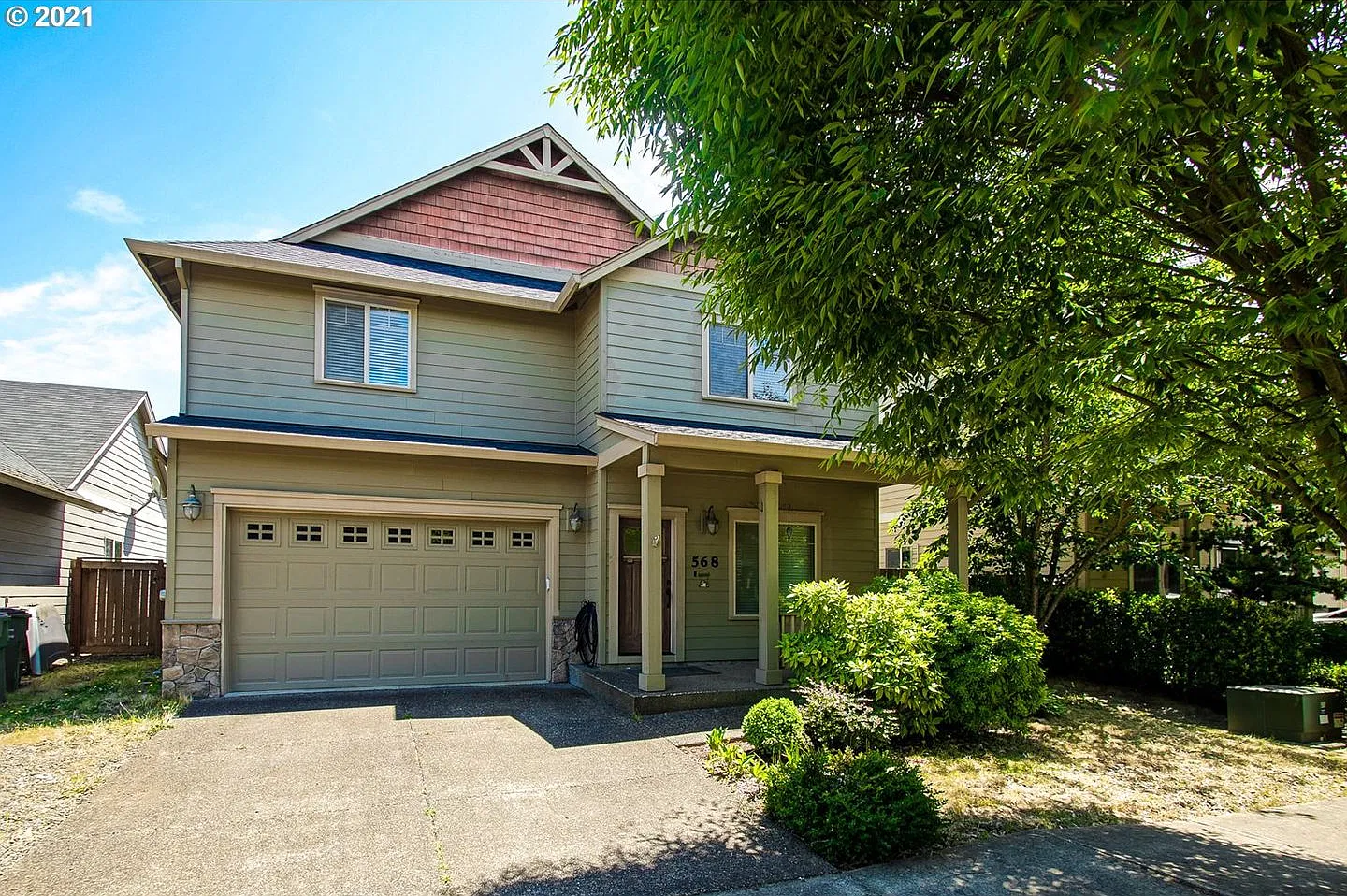Pet Friendly! Spacious 4 Bed, 2.5 Bath Single Family Home In Newberg — Photo 1