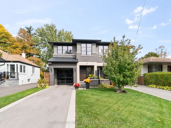 39 Oakwood Ave N, Mississauga, ON L5G 3L9