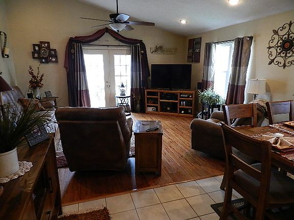 2nd image of 202 Neil Ave