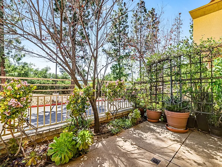 5200 Premiere Hills Cir #123 — Photo 15