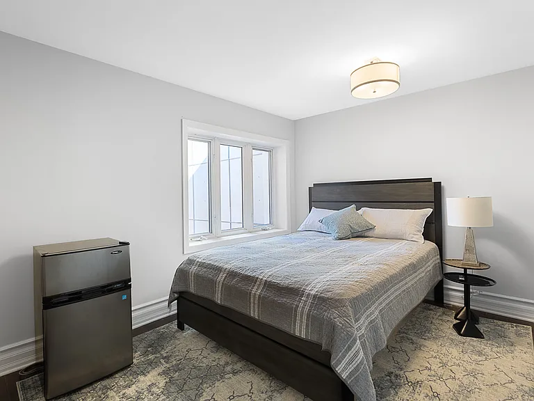 240 Blackburn Ave — Photo 26