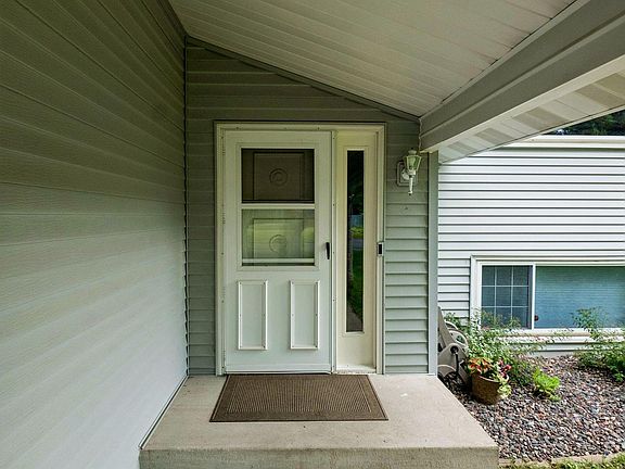 2nd image of 2407 Spruce Pl