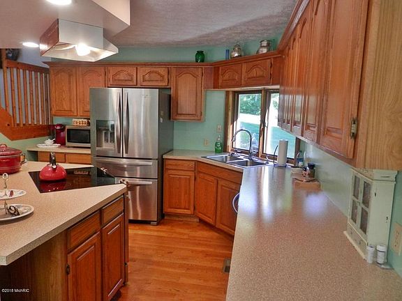5th image of 1540 Hidden Hollow Dr
