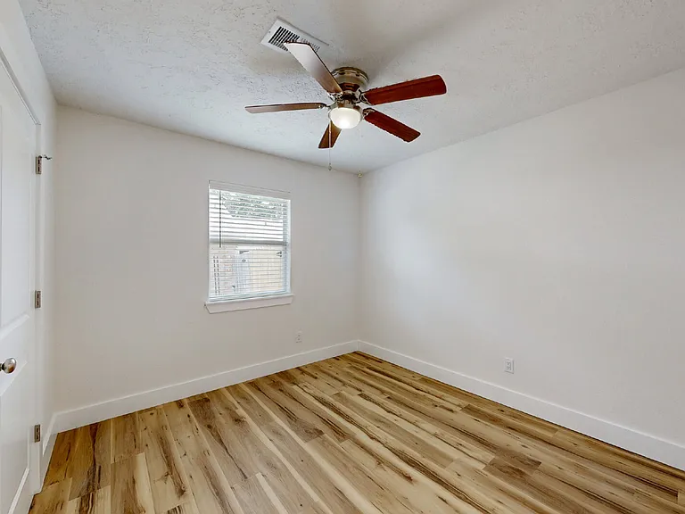 1012 San Saba Dr — Photo 10