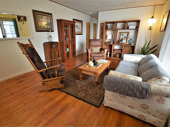 3rd image of 1083 Skeel St