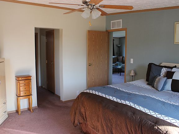 5th image of 11096 Wood Run Cir