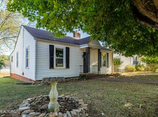 719 Ferry St, Loudon, TN 37774