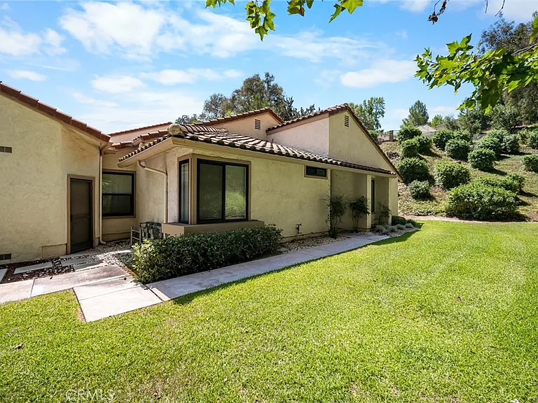 1315 Albariza Pl #5 — Photo 36