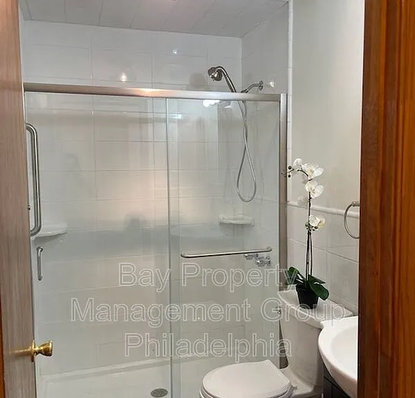 1432 W Venango St #1 — Photo 8