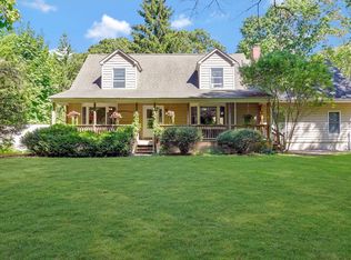 375 Wading River Rd, Manorville, NY 11949