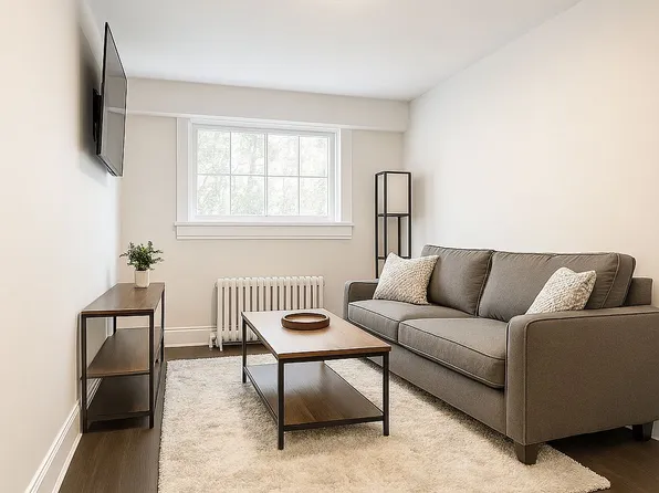 7 Brule Ter #13, Toronto, ON M6S 1M2